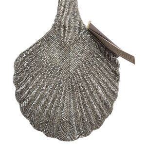 🩶🔹️From India To You 🔹️Beaded Silver Shell-Shaped Evening Hand Bag